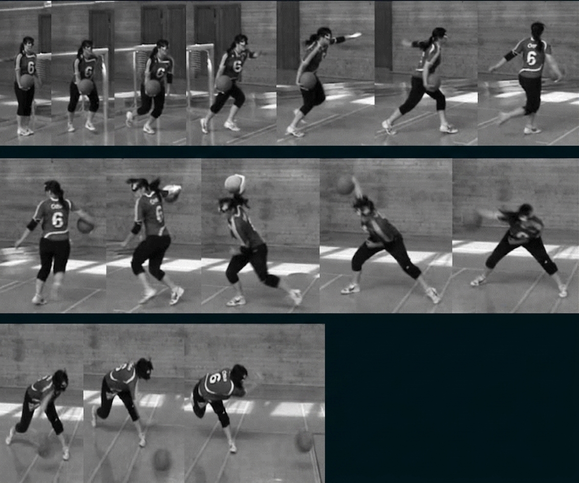 Sequenzaufnahmen einer Handballspielerin beim Dribbeln und Werfen in einer Sporthalle